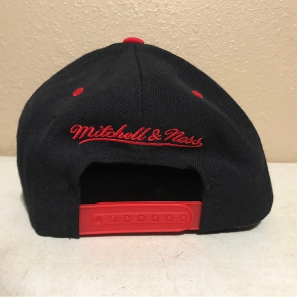 Chicago Bulls Snapback Mitchell & Ness Hardwood Classics Hap NBA Black Wool Cap - Picture 4 of 10